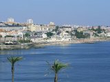 The Beach at Estoril, Portugal Photographie par Yadid Levy