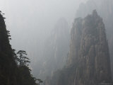 White Cloud Scenic Area, Mount Huangshan, Unesco World Heritage Site, Anhui Province, China Photographic Print by Jochen Schlenker