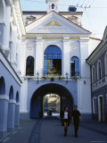The 16th Century Gates of Dawn, at the Top of Austros Vartu Gatve, Old Town, Vilnius, Lithuania Photographie par Yadid Levy