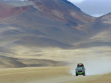 4 Wheel Drive Car Driving Through a Colourful Volcanic Landscape Near Las Rocas De Dali 写真プリント - マルコ・Simoni