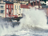 Waves Pounding Sea Wall and Rail Track in Storm, Dawlish, Devon, England, United Kingdom Photographie par Ian Griffiths