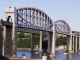Saltash Railway Bridge Over River Tamar, Built by Brunel, Cornwall, England, United Kingdom Lámina fotográfica por Tony Waltham Saltash Railway Bridge Over River Tamar, Built by Brunel, Cornwall, England, United Kingdom Lámina fotográfica por Tony Waltham