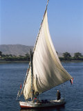 Felucca on the River Nile, Egypt, North Africa, Africa Photographie par Guy Thouvenin