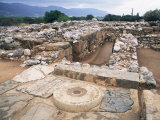 Presumed Offering Table, Minoan Palace of Mallia, Dating from 1900 Bc, Crete, Greek Islands, Greece Photographie par Loraine Wilson