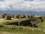 The Ancient Zapotec City of Monte Alban, Unesco World Heritage Site, Near Oaxaca City, Mexico Lámina fotográfica por R H Productions