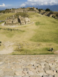 Looking North Across the Ancient Zapotec City of Monte Alban, Near Oaxaca City, Mexico Lámina fotográfica por R H Productions