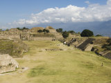 Looking North Across the Ancient Zapotec City of Monte Alban, Near Oaxaca City, Mexico Lámina fotográfica por R H Productions