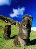 Moai on Side of Volcano, Easter Island, Valparaiso, Chile Fotografie-Druck von Peter Hendrie