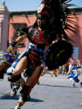 Costumed Dancer, Aztec Festival, Cristo de la Conquista, San Miguel de Allende, Guanajuato, Mexico Photographie par Margie Politzer