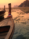 Longtail Boat with Decoration to Appease Spirits on Ao Ton Sai Beach, Ko Lanta Yai, Krabi, Thailand Fotografisk trykk av Dominic Bonuccelli Longtail Boat with Decoration to Appease Spirits on Ao Ton Sai Beach, Ko Lanta Yai, Krabi, Thailand Fotografisk trykk av Dominic Bonuccelli