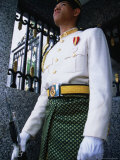 King's Guard Stands Stoic Watch Outside Istana Negara, Kuala Lumpur, Wilayah Persekutuan, Malaysia Fotografisk trykk av Dominic Bonuccelli King's Guard Stands Stoic Watch Outside Istana Negara, Kuala Lumpur, Wilayah Persekutuan, Malaysia Fotografisk trykk av Dominic Bonuccelli