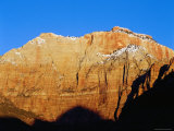 Mount Kinesava at Sunrise, from Watchman Campround, Zion National Park, Utah Fotoprint van Brent Winebrenner Mount Kinesava at Sunrise, from Watchman Campround, Zion National Park, Utah Fotoprint van Brent Winebrenner