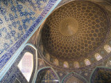 Mosaic Ceiling in Masjed-E Sheikh Lotfollah Mosque, Emam Khomeini Square, Esfahan, Iran Photographie par Holger Leue
