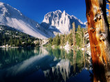 First Lake at Sunrise on North Fork of Big Pine Creek Trail, John Muir Wilderness Area, California Fotografie-Druck von Brent Winebrenner