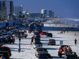 Saturday Night Early Evening Traffic, Daytona Beach, Florida Lámina fotográfica por Eddie Brady Saturday Night Early Evening Traffic, Daytona Beach, Florida Lámina fotográfica por Eddie Brady