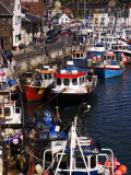 Fishing Boats Moored on the Waterfront, Weymouth, Dorset, England Photographie par Glenn Beanland