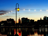Lake Merritt with Lights at Sunset with City in Background, Oakland, California Fotografie-Druck von John Elk III