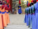 Changing of Guard Ceremony, Deoksegung, Seoul, South Korea Lámina fotográfica por Anthony Plummer Changing of Guard Ceremony, Deoksegung, Seoul, South Korea Lámina fotográfica por Anthony Plummer