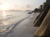 Coastline at Sunset, La Digue Island Photographie par Holger Leue
