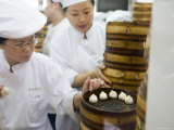 Making Dumplings in Nan Xiang Dumpling Restaurant, Yu Yuan Bazaar, Old Town, Shanghai, China Photographic Print by Greg Elms