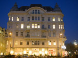 Facade of Building on Ring Strasse, Vienna, Austria Lámina fotográfica por Greg Elms Facade of Building on Ring Strasse, Vienna, Austria Lámina fotográfica por Greg Elms