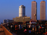 Evening Crowds on Galle Face Green with World Trade Centre in Background, Colombo, Sri Lanka Photographie par Richard I'Anson