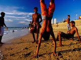 Boy Playing on Galle Beach, Colombo, Western, Sri Lanka Photographie par Richard I'Anson