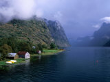 Fjords Near Bergen, Sognefjord, Bergen, Hordaland, Norway Lámina fotográfica por Lee Foster Fjords Near Bergen, Sognefjord, Bergen, Hordaland, Norway Lámina fotográfica por Lee Foster