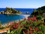 Populated Island Coastline, Isole Bella, Sicily, Italy Photographie par John Elk III