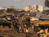 Stalls at Beira Market , Beira, Sofala, Mozambique Photographie par Ariadne Van Zandbergen