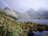 Rainbow at Dove Lake, Cradle Mountain-Lake St. Clair National Park, Tasmania, Australia Photographie par Holger Leue