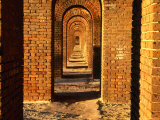 Interior Archways of Fort Jefferson in Late Afternoon Light, Florida Fotografisk trykk av Eddie Brady Interior Archways of Fort Jefferson in Late Afternoon Light, Florida Fotografisk trykk av Eddie Brady