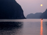 Halong Bay, Quang Ninh, Vietnam Photographic Print by Stu Smucker