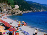 Beach on Ligurian Sea in Cinque Terre Region, Monterosso, Liguria, Italy Fotografie-Druck von Glenn Van Der Knijff