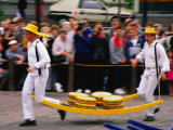 Cheese Market Activity, Alkmaar, North Holland, Netherlands Lámina fotográfica por John Elk III Cheese Market Activity, Alkmaar, North Holland, Netherlands Lámina fotográfica por John Elk III