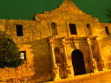 Oblique View of the Facade and Entrance to the Infamous Alamo, San Antonio, Texas Lámina fotográfica por Eddie Brady Oblique View of the Facade and Entrance to the Infamous Alamo, San Antonio, Texas Lámina fotográfica por Eddie Brady