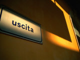 Exit Sign at the Sassari Train Station, Sardinia, Italy Lámina fotográfica por Martin Lladó