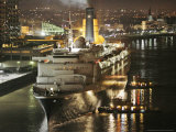 The Queen Elizabeth II Prepares to Dock at the Port of New Orleans, Mississippi River, c.2006 Fotografisk trykk av Alex Brandon The Queen Elizabeth II Prepares to Dock at the Port of New Orleans, Mississippi River, c.2006 Fotografisk trykk av Alex Brandon