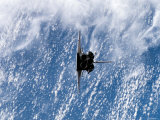 Space Shuttle Edeavour as Seen from the International Space Station, August 10, 2007 Lámina fotográfica por Stocktrek Images Space Shuttle Edeavour as Seen from the International Space Station, August 10, 2007 Lámina fotográfica por Stocktrek Images