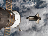 Space Shuttle Atlantis After It Undocked from the International Space Station on June 19, 2007 Fotografie-Druck von Stocktrek Images 