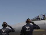 U.S. Air Force Senior Airmen Salute the Captain during Sentry Eagle, August 11, 2007 Photographie par Stocktrek Images 