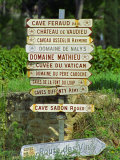 Road Signs to Wine Producers in Chateauneuf-Du-Pape, Provence, France Photographie par Per Karlsson