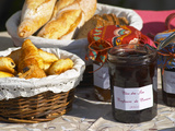 Wicker Basket with Croissants and Breads, Clos Des Iles, Le Brusc, Var, Cote d'Azur, France Lámina fotográfica por Per Karlsson