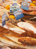 Street Market, Merchant's Stall with Fish, Sanary, Var, Cote d'Azur, France Photographie par Per Karlsson