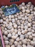 Walnuts at a Market Stall, Bergerac, Dordogne, France Lámina fotográfica por Per Karlsson Walnuts at a Market Stall, Bergerac, Dordogne, France Lámina fotográfica por Per Karlsson