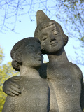 Sculpture of a Couple, Amsterdam, Netherlands Photographie par Keren Su