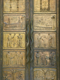 Vilnius University Gate Decorated with Bronze Carving, Vilnius, Lithuania Photographie par Keren Su