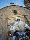 Native Dancer in Mask and Costume in Front of Church, La Paz, Bolivia Lámina fotográfica por Jim Zuckerman