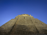 Pyramid, Uxmal, Maya, Mexico Photographie par Kenneth Garrett