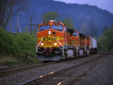 Steve Terrill - Freight Train Moving on Tracks, Stevenson, Columbia River Gorge, Washington, USA - Fotografik Baskı